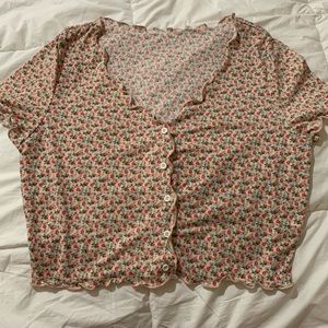 Ditsy Floral Lettuce Edge Button-Up Top NWOT